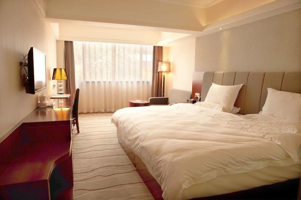 Boman Hotel Canton Esterno foto